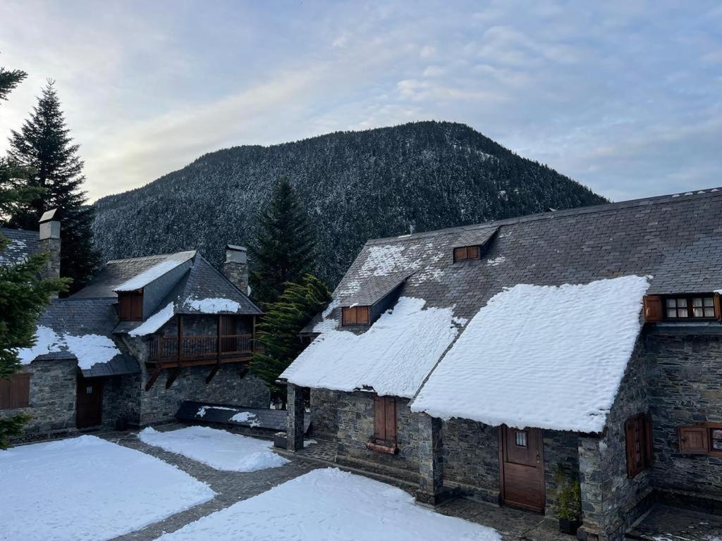 Baqueira 1500 Pie De Pistas Apartamento Cuilas Naut Aran Buitenkant foto